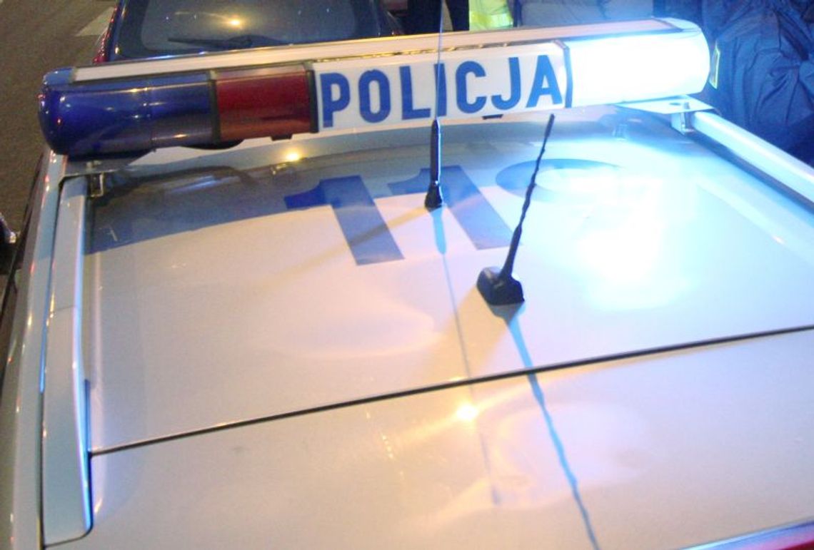 Ul. Nowy Świat: Zderzenie dwóch aut. Trzy osoby w szpitalu Ul. Nowy Świat: Zderzenie dwóch aut. Trzy osoby w szpitalu