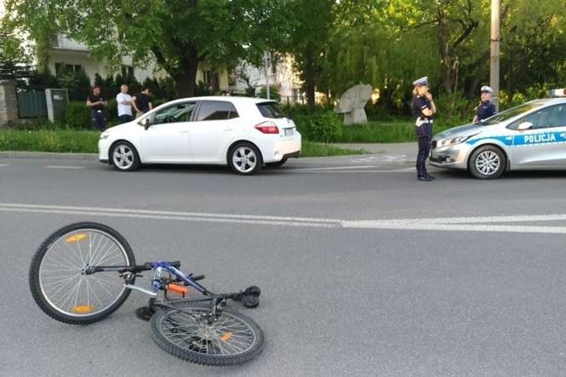 Ul. Rymwida: Samochód potrącił rowerzystę. Mężczyzna w szpitalu