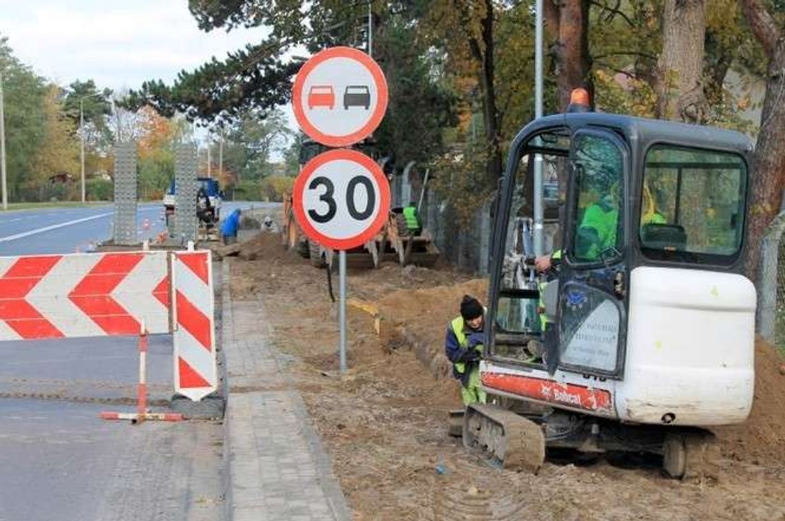 Ul. Skowieszyńska: Nowy chodnik i ścieżka rowerowa