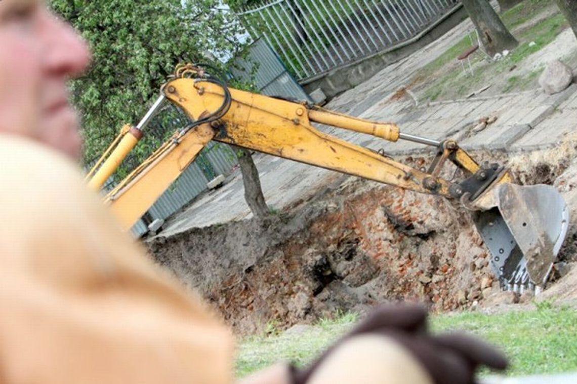Ul. Zamkowa: Nowe schody, potem szalet