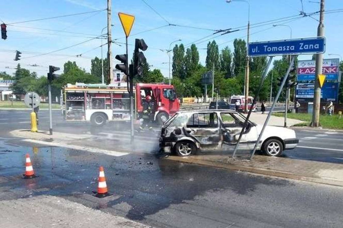 Ul. Zana: Samochód spłonął na ulicy