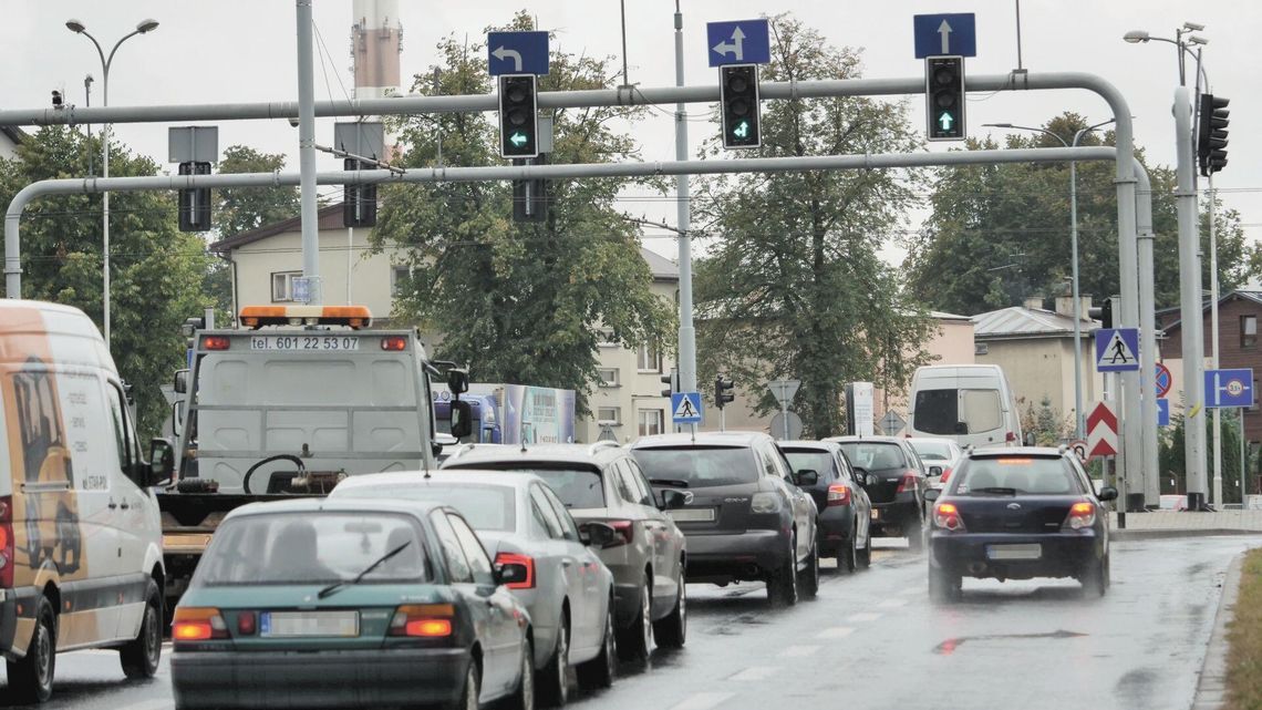 Ułatwienie na zatłoczonej ulicy. Łatwiej przejechać od strony Bronowic i Kośminka na Wrotków Ułatwienie na zatłoczonej ulicy. Łatwiej przejechać od strony Bronowic i Kośminka na Wrotków