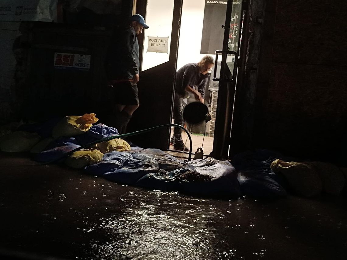 Ulewa w województwie. Alerty IMGW się sprawdziły. Zamość pod wodą Ulewa w województwie. Alerty IMGW się sprawdziły. Zamość pod wodą