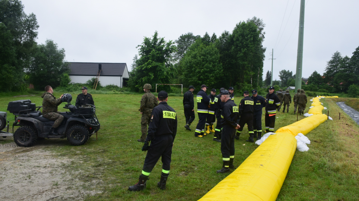 Ulewne deszcze zamieniały ulice w rzeki. Sztab kryzysowy w Biłgoraju