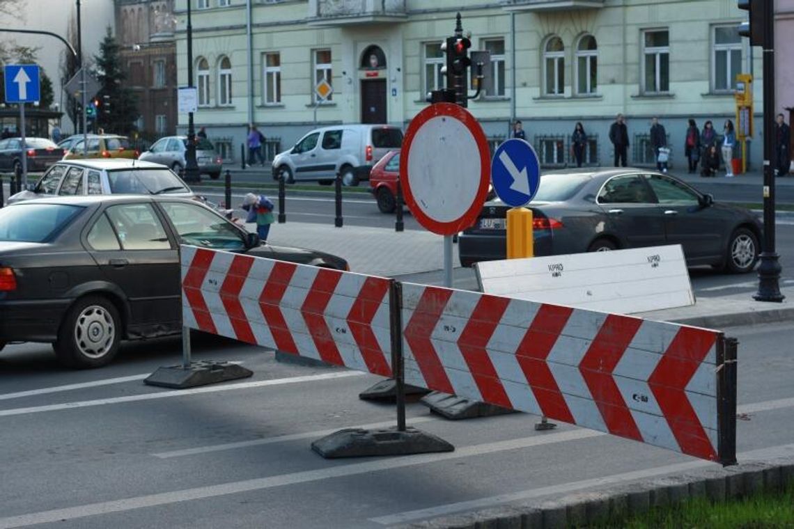 Ulica 3 Maja zamknięta. Drogowcy położą asfalt w weekend Ulica 3 Maja zamknięta. Drogowcy położą asfalt w weekend