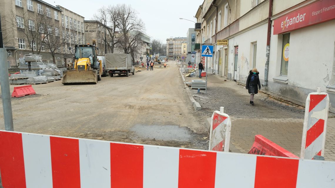 Ulica Lipowa. Tu otworzą, tam zamkną