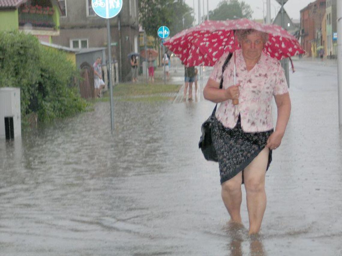 Ulica Lubelska w Chełmie zamienia się jezioro po każdej ulewie Ulica Lubelska w Chełmie zamienia się jezioro po każdej ulewie