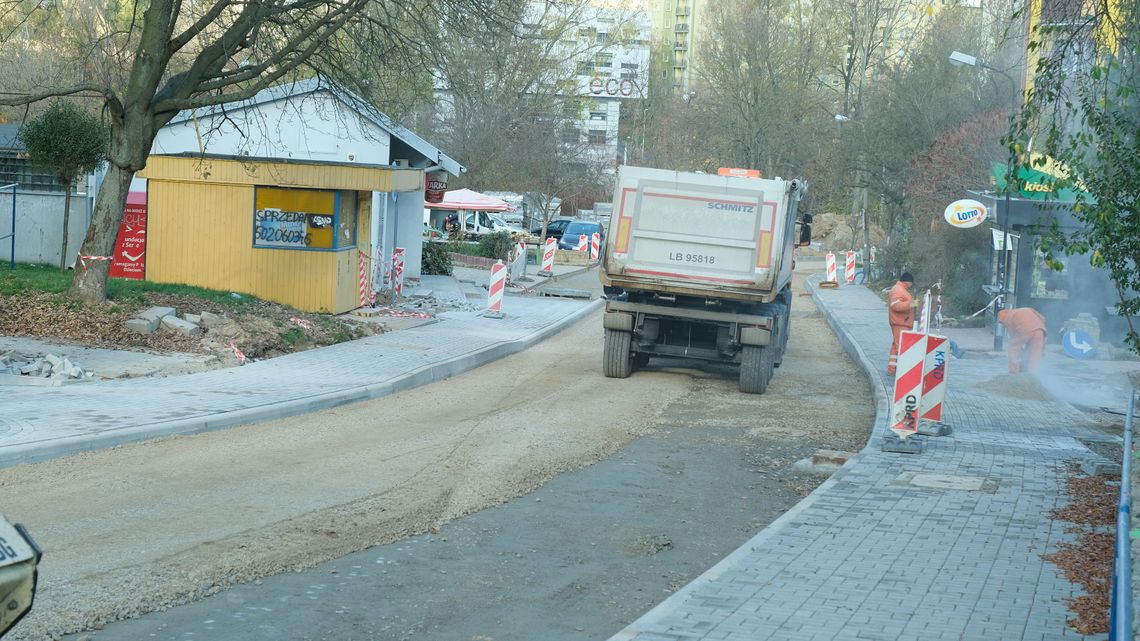 Ulica Pana Tadeusza w Lublinie tonie w ciemnościach. Przebudowa potrwa dłużej niż zakładano