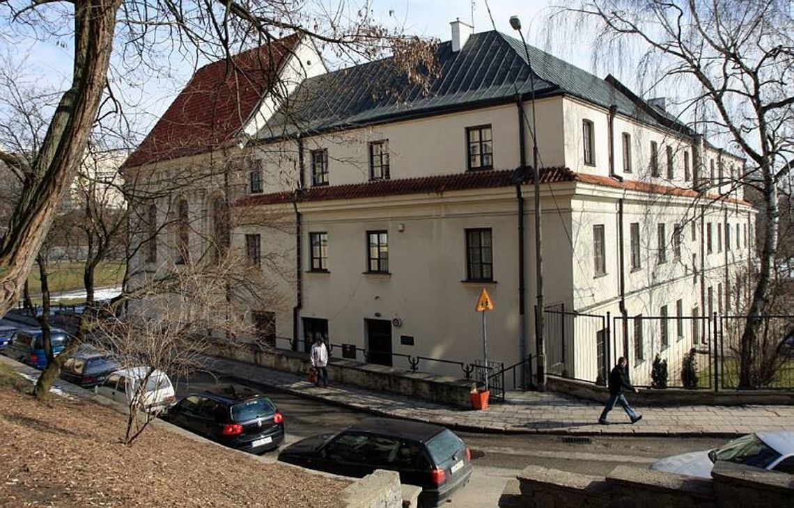 Ulica Podwale nadal w dwie strony Ulica Podwale nadal w dwie strony