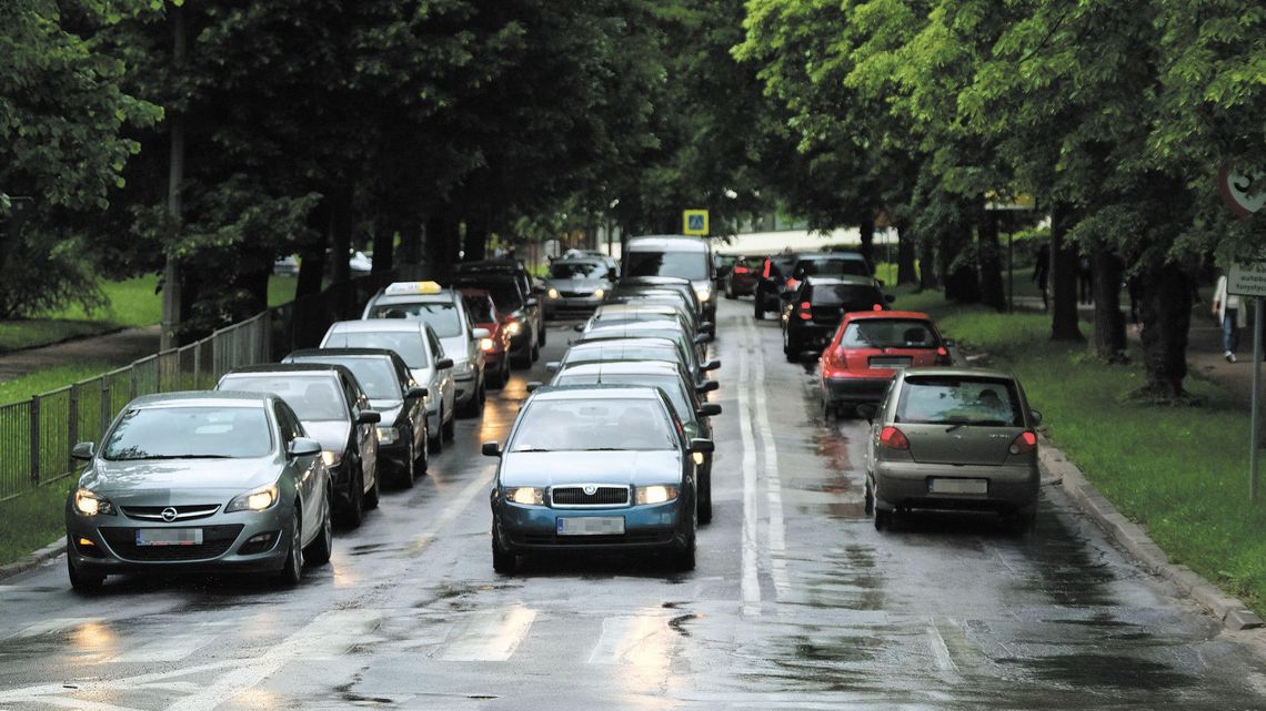 Ulica Sowińskiego w Lublinie od lat czeka na przebudowę. Kierowcy jeżdżący tędy nie będą zadowoleni
