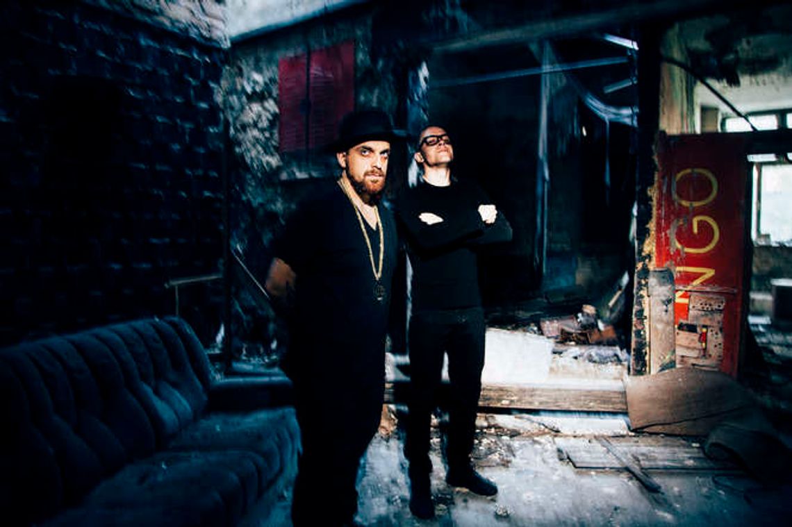 Uliczny Stosunek: Małe Miasta i ABEL w Kółko i Krzyżyk