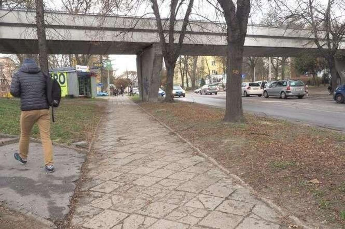 UMCS chce wyremontować kładkę nad ul. Sowińskiego UMCS chce wyremontować kładkę nad ul. Sowińskiego