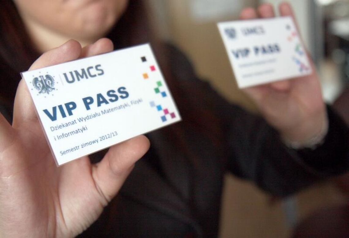 UMCS: Studenci z kartą VIP wejdą do dziekanatu bez kolejki UMCS: Studenci z kartą VIP wejdą do dziekanatu bez kolejki
