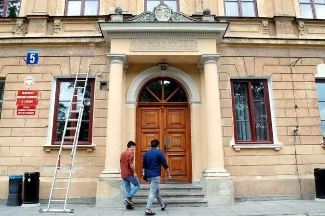 UMCS: Wymieniają okna w Wydziale Pedagogiki i Psychologii
