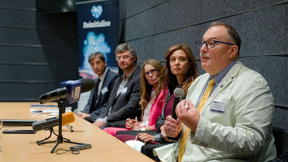 UMCS z pieniędzmi na aplikację dla seniorów. Pomoże monitorować stan zdrowia UMCS z pieniędzmi na aplikację dla seniorów. Pomoże monitorować stan zdrowia