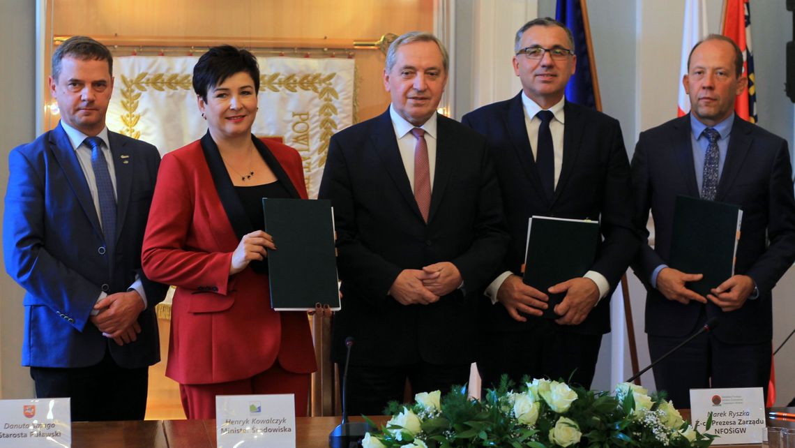 Umowa podpisana. Szpital w Puławach gotowy na termomodernizację [zdjęcie]