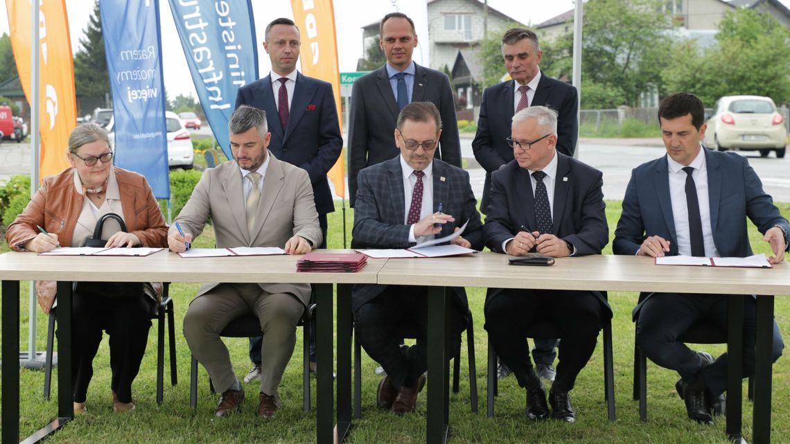 Umowy podpisane. Kiedy obwodnice Dzwoli i Gorajca będą gotowe? Umowy podpisane. Kiedy obwodnice Dzwoli i Gorajca będą gotowe?