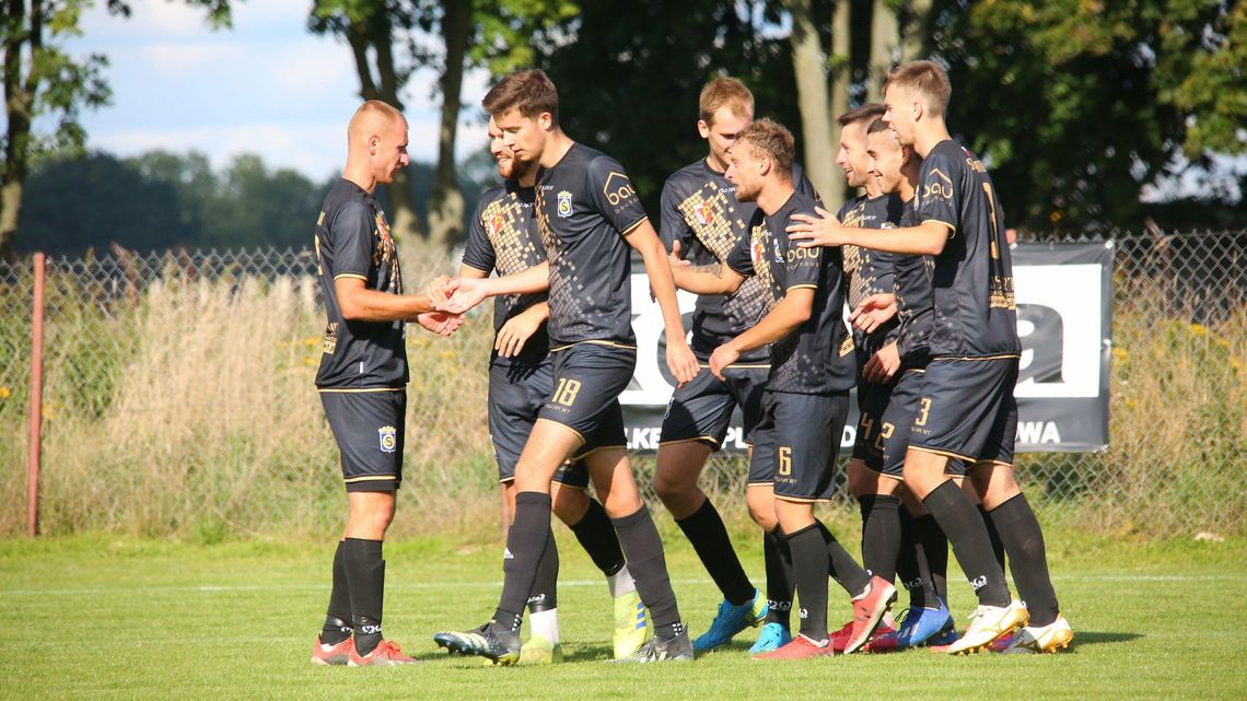 Unia Bełżyce – Stal Poniatowa 0:6. Zakończyli sezon na szóstkę