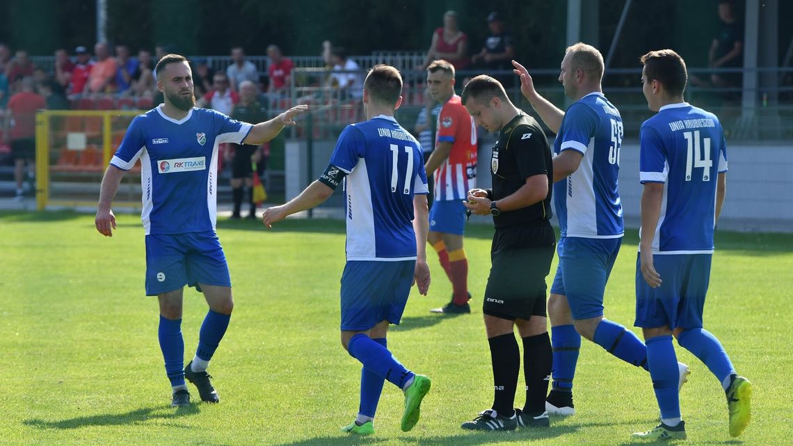 Unia Hrubieszów – Korona Łaszczów 2:1. Beniaminek z kolejnym kompletem punktów 