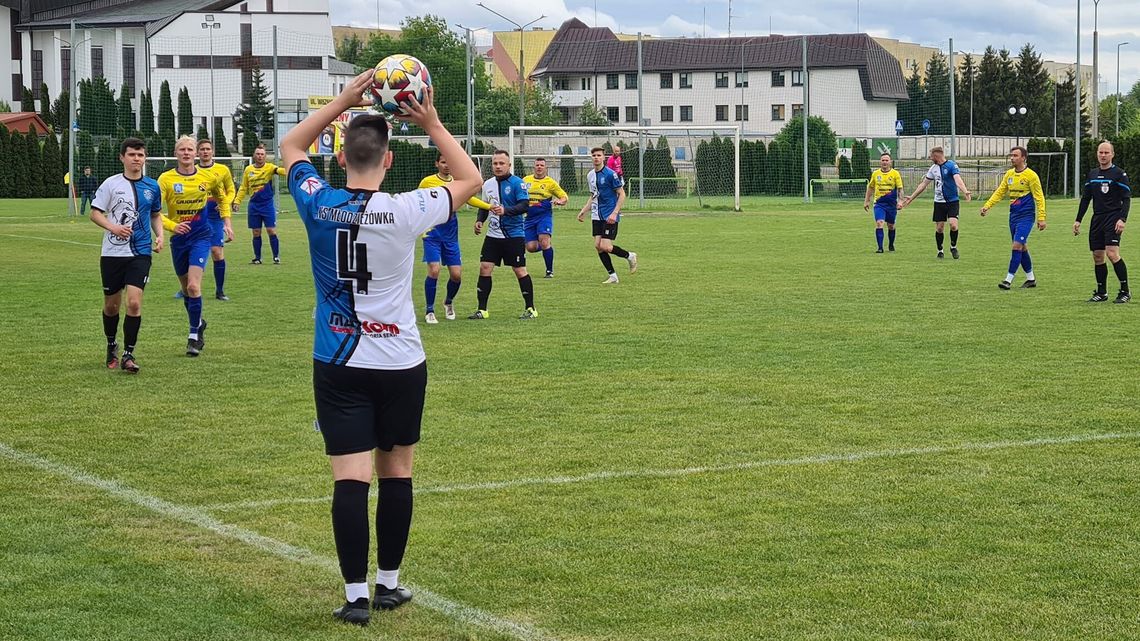 Unia Żabików – Młodzieżówka Radzyń Podlaski 1:1. Grała Keeza bialska klasa okręgowa Unia Żabików – Młodzieżówka Radzyń Podlaski 1:1. Grała Keeza bialska klasa okręgowa