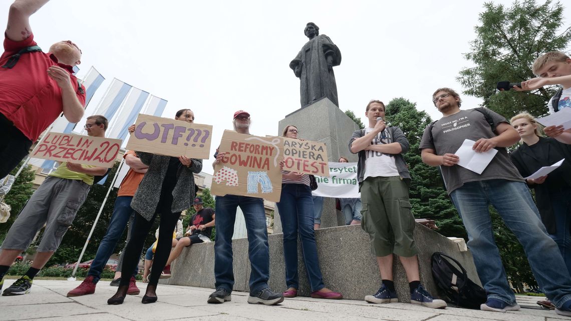 "Uniwersytet to nie firma". Studenci z Lublina protestowali przeciwko Ustawie 2.0 [zdjęcia]