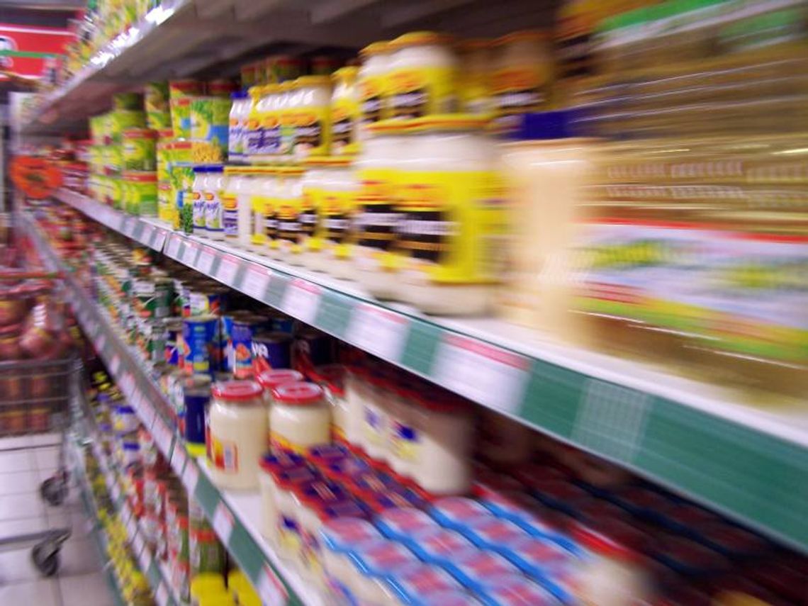 UOKiK: Uważajmy, co kupujemy przed świętami w sklepach