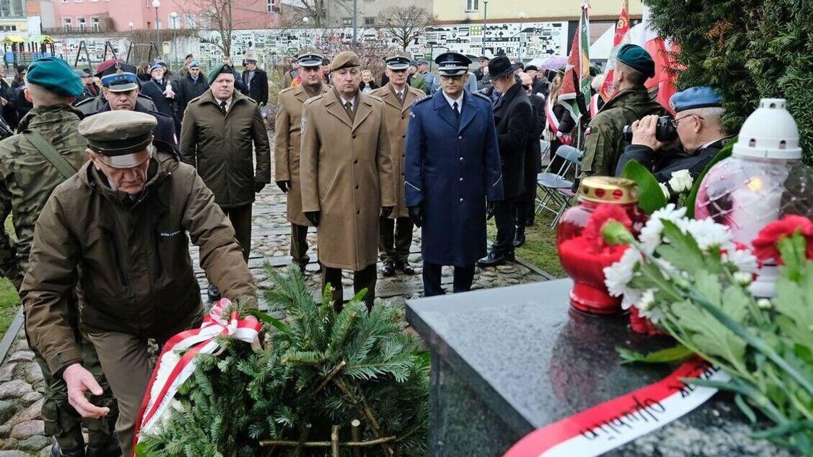 Upamiętnili Polaków masowo deportowanych przed 84. laty na Sybir Upamiętnili Polaków masowo deportowanych przed 84. laty na Sybir