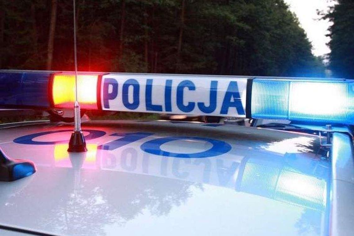 Upiła się, zabrała dziecko i siadła za kółkiem. Uciekła z miejsca kolizji