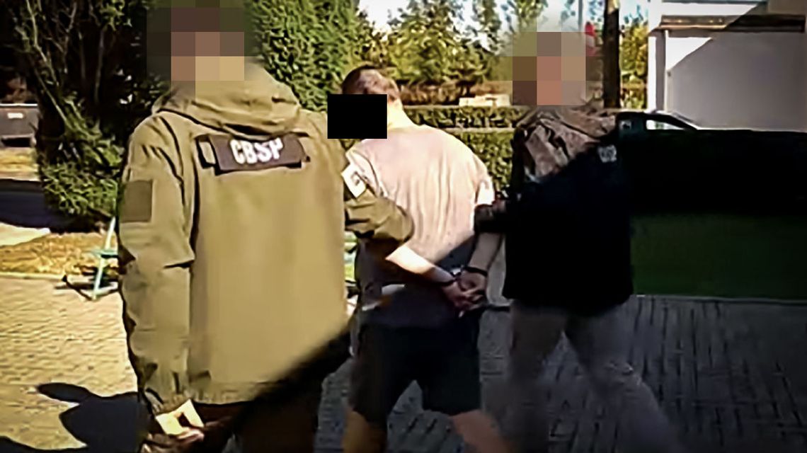 Upozorował swoją śmierć, żeby wyłudzić 26 mln zł od ubezpieczycieli. Wpadł na granicy [wideo]