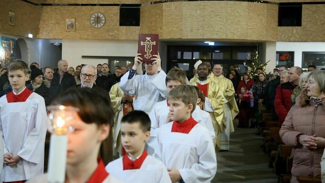 Uroczysta Pasterka rozpoczęła liturgię Bożego Narodzenia