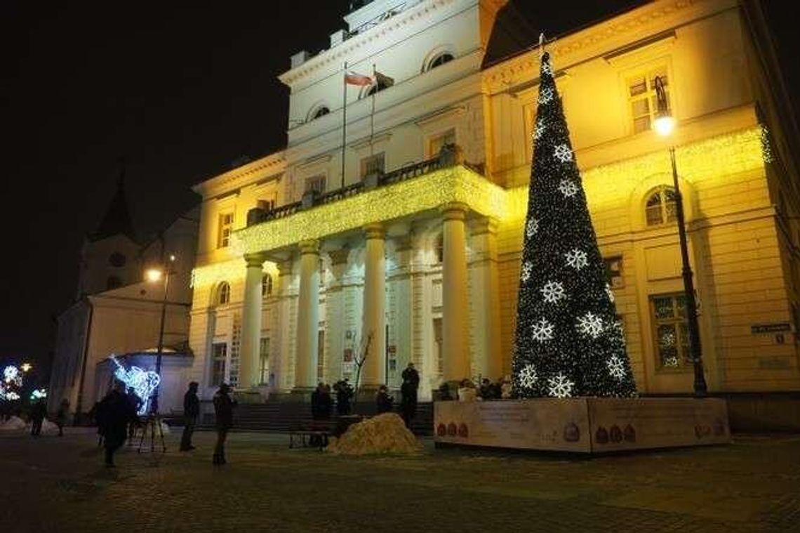 Uroczyste „pstryk” przy choince. Iluminacja na deptaku już działa