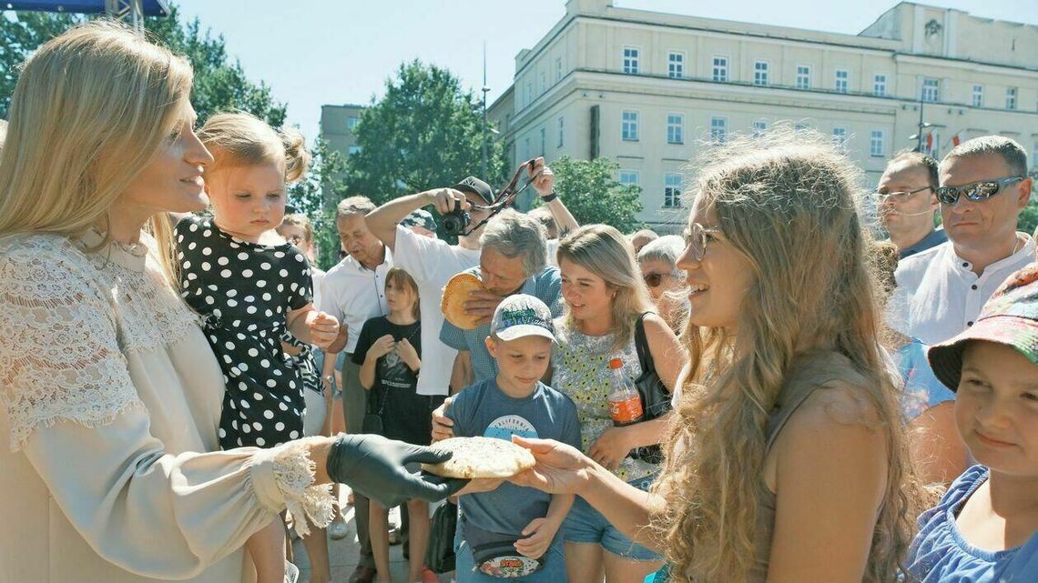 Urodziny Lublina. Zamiast tortu 706 cebularzy Urodziny Lublina. Zamiast tortu 706 cebularzy