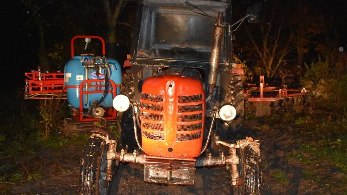 „Ursus” bez świateł, kierowca z promilami bez prawa jazdy „Ursus” bez świateł, kierowca z promilami bez prawa jazdy