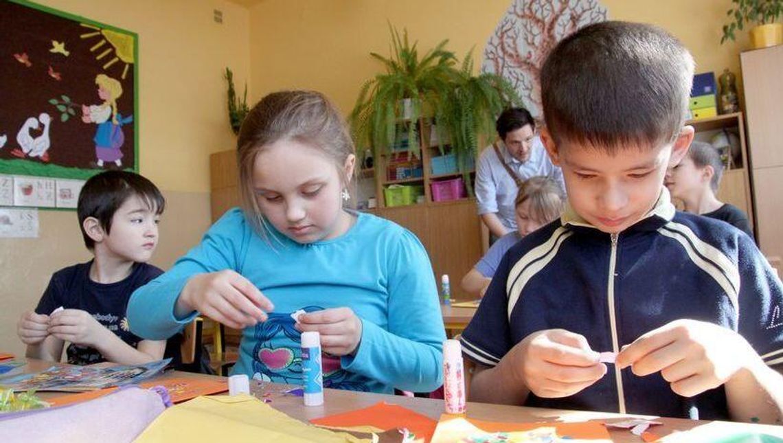 Urząd do Spraw Cudzoziemców skompletował sprzęt do nauki dla uczniów z Berezówki