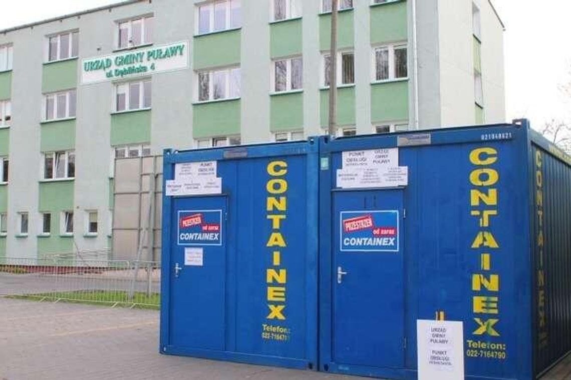 Urząd Gminy Puławy: Budynek schnie, urzędnicy wrócili do pracy Urząd Gminy Puławy: Budynek schnie, urzędnicy wrócili do pracy