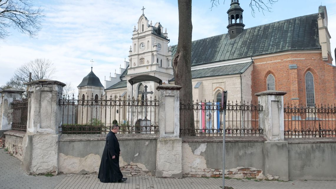 Urząd Miasta w Kraśniku chce przekazać pieniądze na ratowanie dwóch zabytkowych kościołów