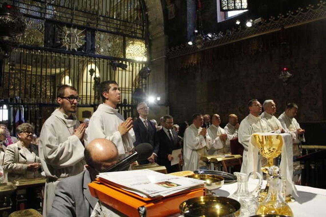Urzędnicy dostaną diety za wyjazd na Jasną Górę