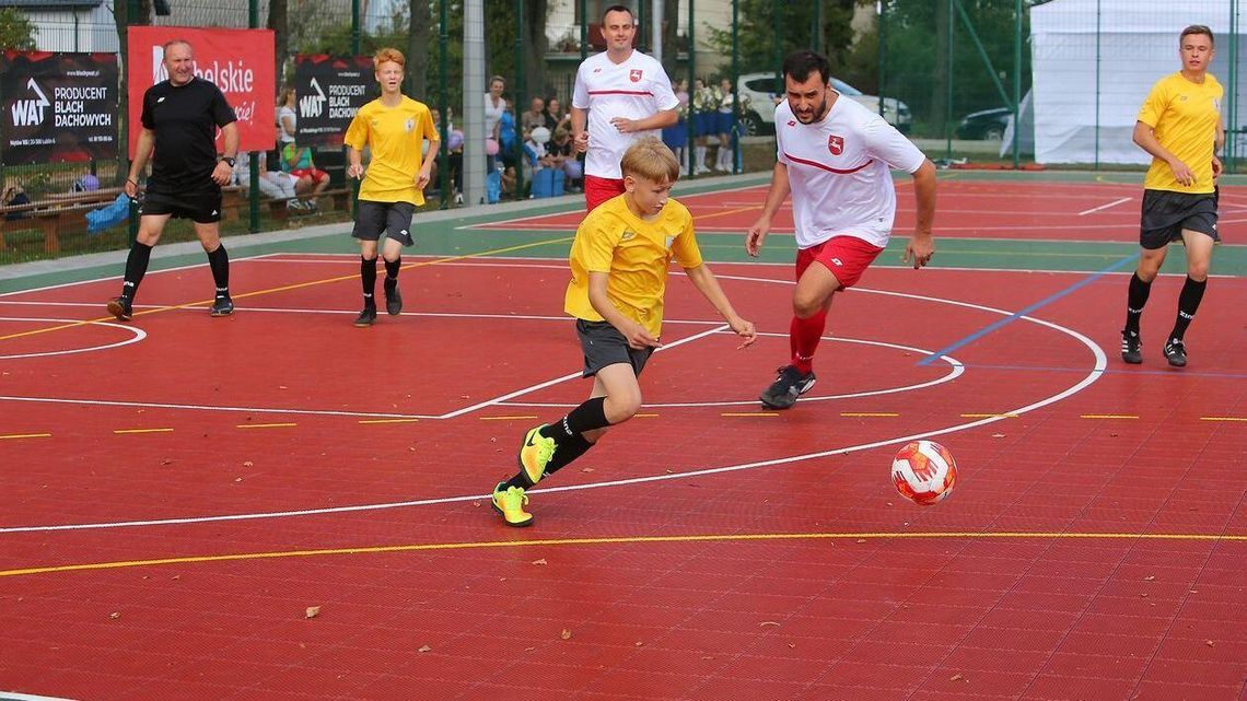 Urzędnicy marszałka dostali łomot od uczniów z małej szkoły koło Ryk Urzędnicy marszałka dostali łomot od uczniów z małej szkoły koło Ryk