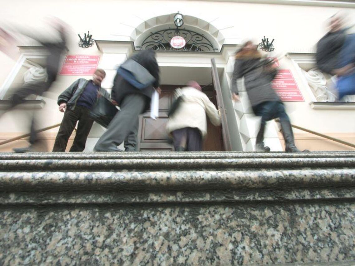Urzędnicy marszałka mogą pracować w domu