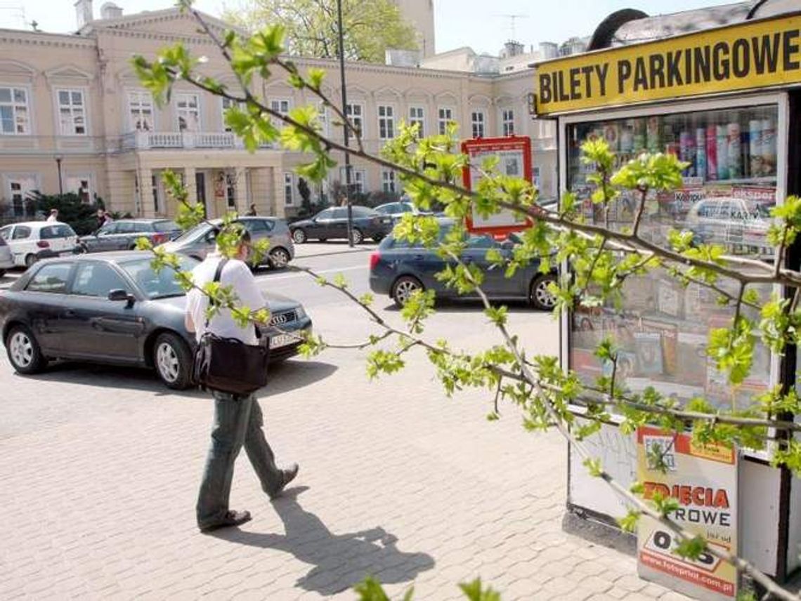Urzędnicy wybrali operatora strefy płatnego parkowania w Lublinie Urzędnicy wybrali operatora strefy płatnego parkowania w Lublinie