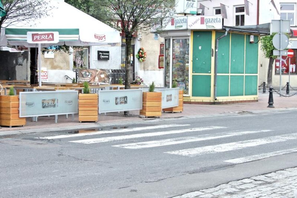 Urzędnicy zgodzili się na ogródek, który zablokował przejście dla pieszych