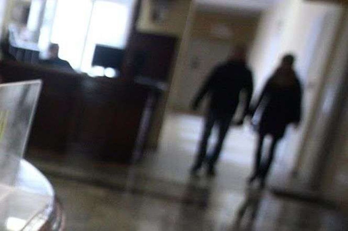 Urzędników portret własny: nie są doceniani