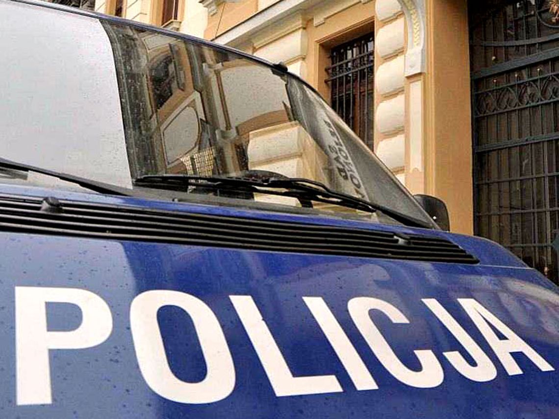 Ustrzyki Dolne: Znaleźli w torebce 8 tys. zł i oddali na policję