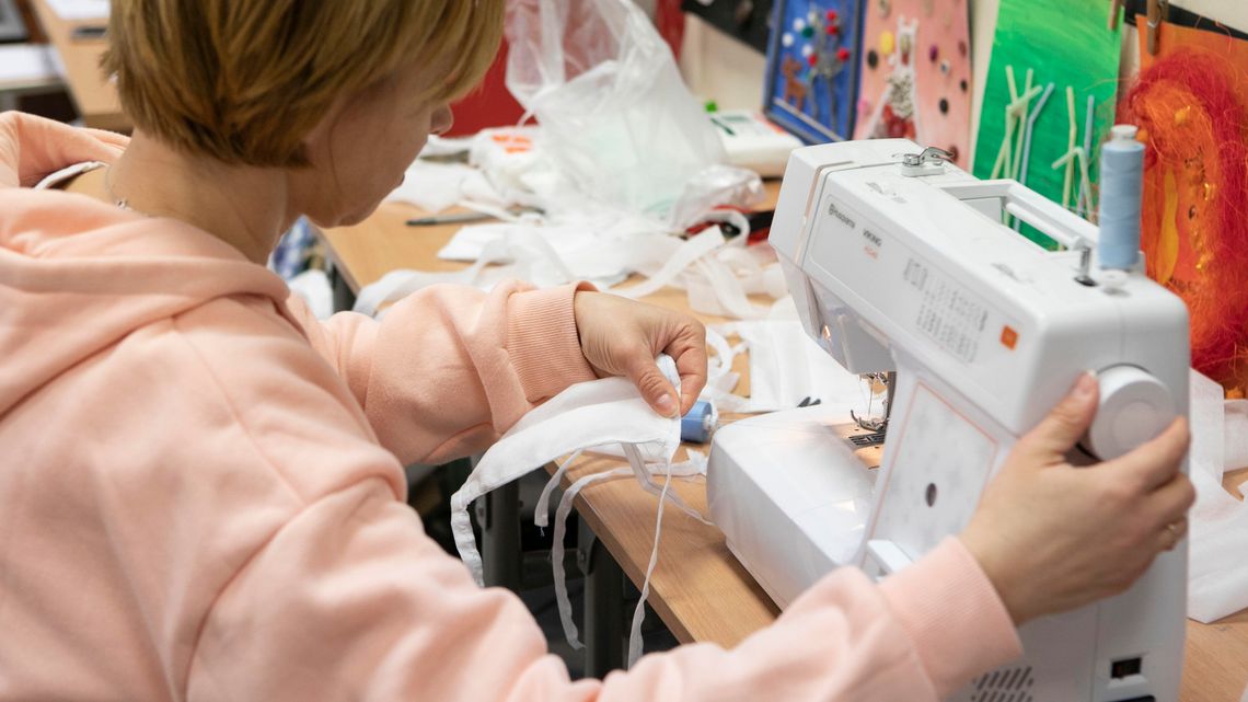 Uszyją tysiące maseczek. Nie tylko dla szpitali