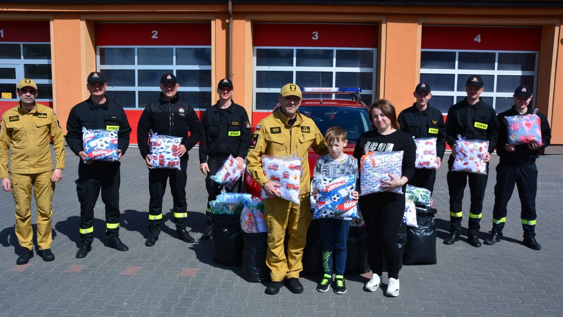 Uszyła blisko 150 poduszek dla strażaków z Zamościa "Lubię pomagać"