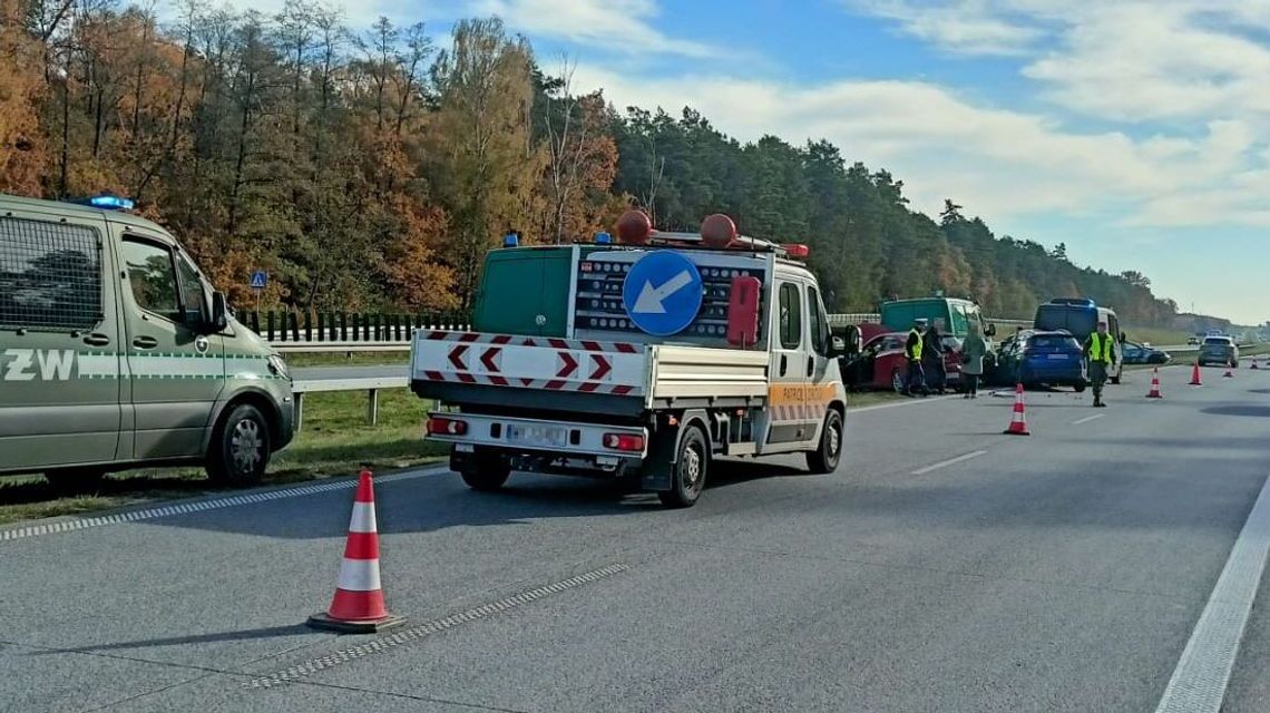 Utrudnienia na S17 w kierunku Lublina. Zderzenie pięciu pojazdów