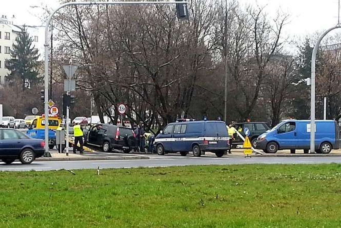 Utrudnienia na skrzyżowaniu al. Solidarności z Dolną 3 Maja i Prusa Utrudnienia na skrzyżowaniu al. Solidarności z Dolną 3 Maja i Prusa