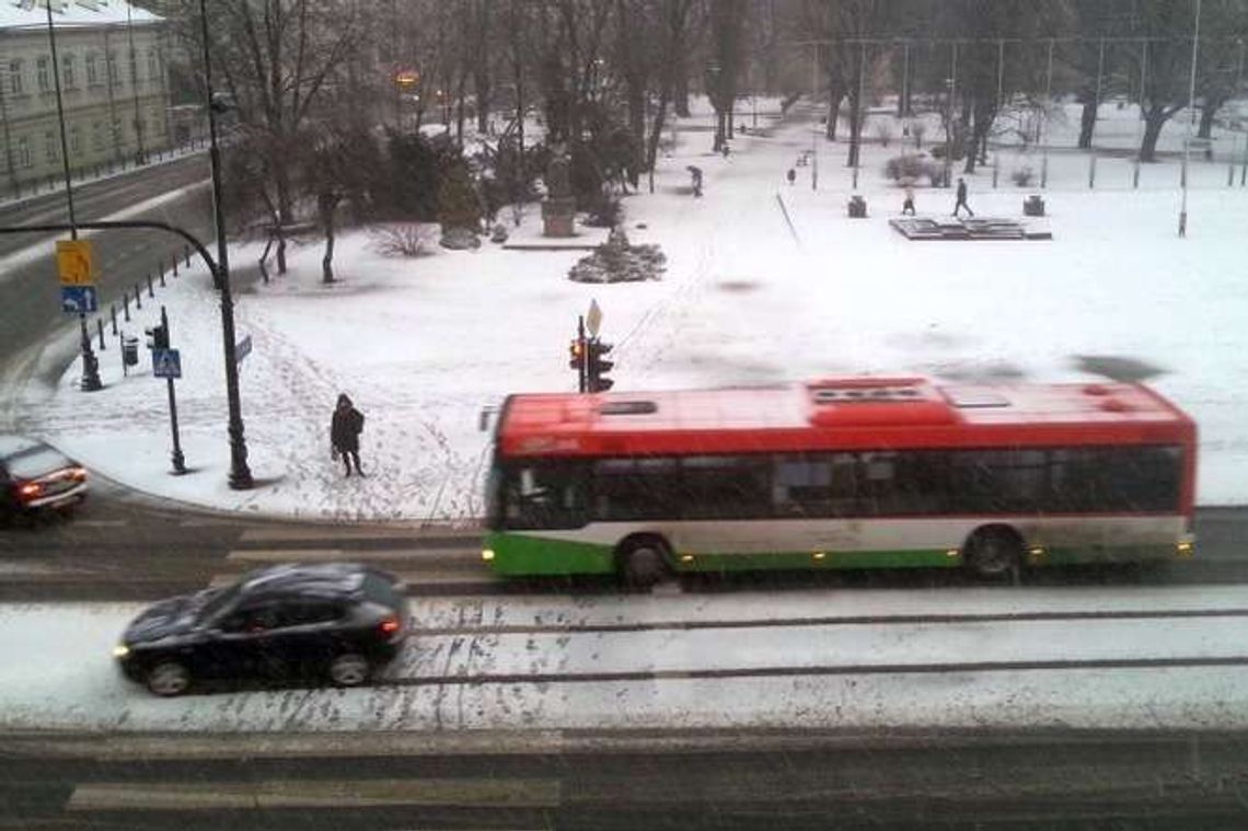 Utrudnienia w ruchu na ulicach Lublina. Autobusy jeżdżą z opóźnieniami