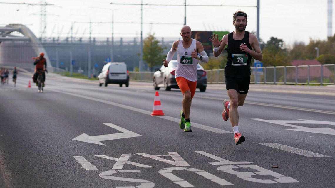 Uwaga kierowcy! Biegacze przejmą ulice, lepiej omijać te miejsca Uwaga kierowcy! Biegacze przejmą ulice, lepiej omijać te miejsca