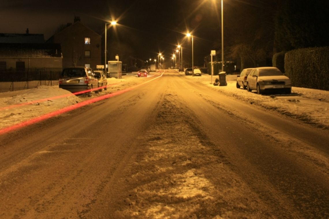 Uwaga kierowcy! W nocy marznący deszcz i gołoledź
